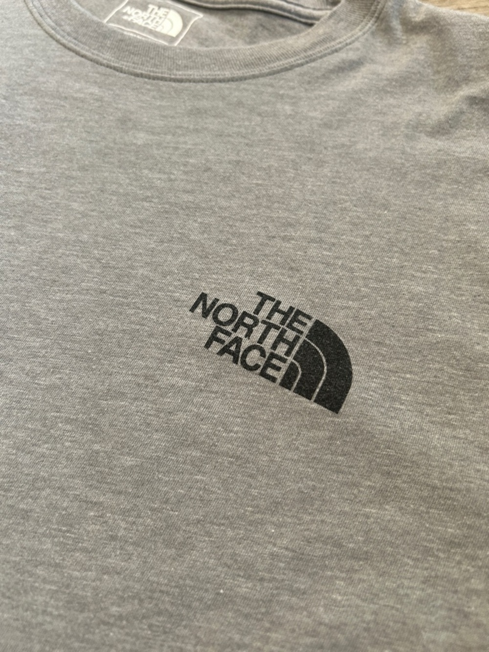 The North Face Long Sleeve Shirt Gray Logo Tee Men’s Medium - Picture 4 of 7